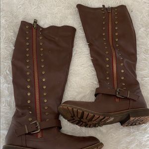 Leather boots